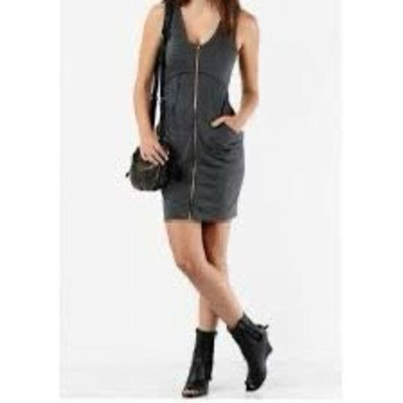 T by Alexander Wang - Picture 1 of 7